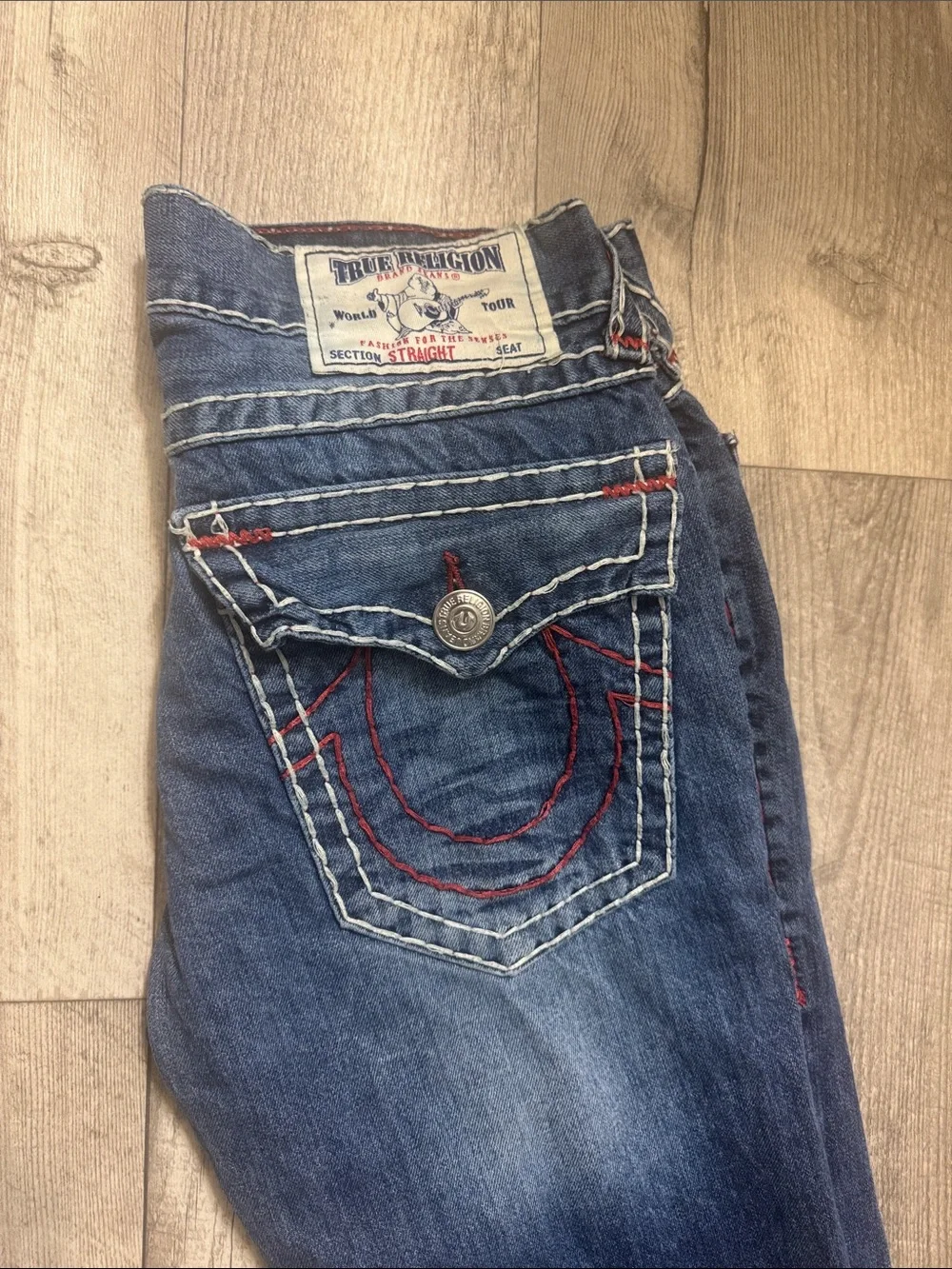 True Religion Bootcut Jeans in Dark Blue with Contrast Stitching - Picture 5 of 6